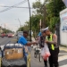 Borong jualan UMKM, Satlantas Polres Bojonegoro kemudian bagikan untuk takjil
