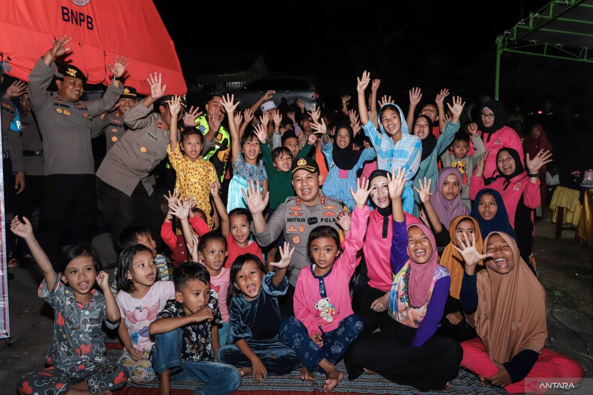 Polres Gresik gelar bakti sosial dan trauma healing pascagempa Bawean