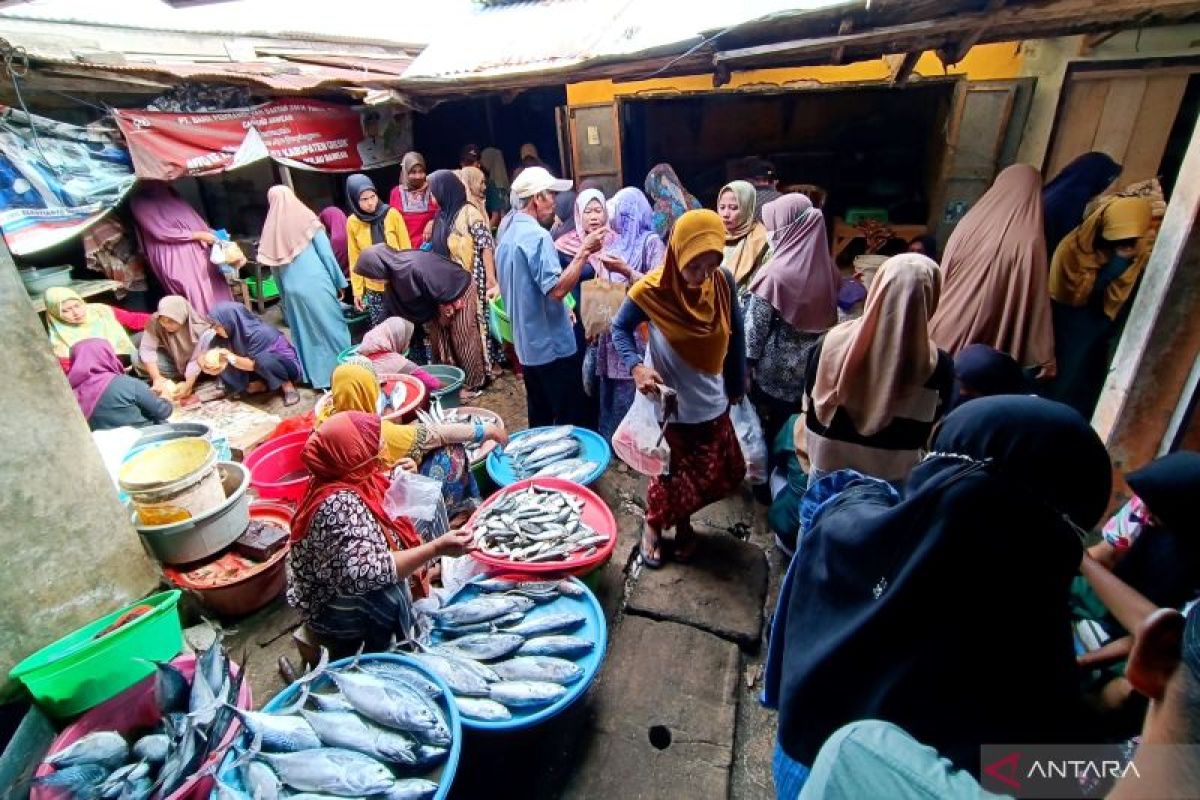 Pascagempa Bawean, aktivitas pasar berangsur normal