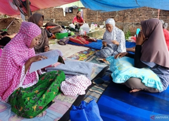 Warga Bawean gelar “khataman” Al Quran di tenda pengungsian