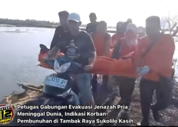 BPBD Surabaya evakuasi jenazah penuh luka di tengah tambak Sukolilo