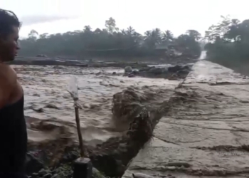 Getaran banjir lahar dingin Semeru tercatat tiga jam lebih
