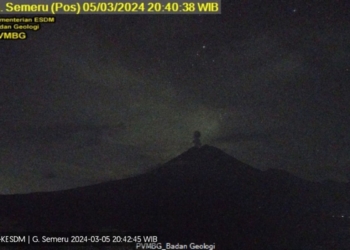 Semeru erupsi dengan ketinggian material vulkanik 800 meter