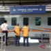 KA Pandalungan berangkat dari Jember dengan rangkaian kereta darurat