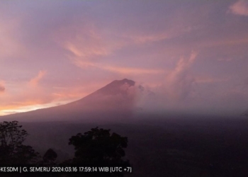 Semeru kembali erupsi selama 127 detik