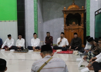 Safari Ramadhan Di Masjid Al Ikhlas Bulak-Gerih, Bupati Sampaikan Target 100 Persen Jalan Mantap di 2024