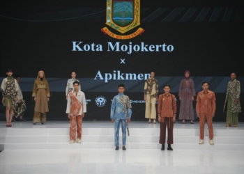 Batik Kota Mojokerto tampil di Indonesia Fashion Week 2024