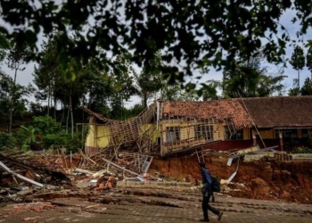 Tanah Bergerak, Desa Cibedug Bandung Barat Jadi Kampung Mati