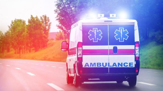 Ambulans Merapat ke TKP Gudang Munisi, Damkar Siaga di Klaster Warga
