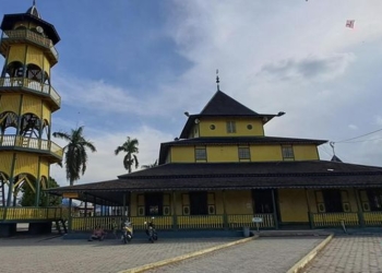 Hikayat Masjid Ratusan Tahun di Tepian Sungai Mahakam Samarinda