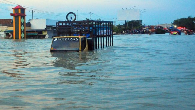 Banjir dan Longsor Kepung Kota Semarang