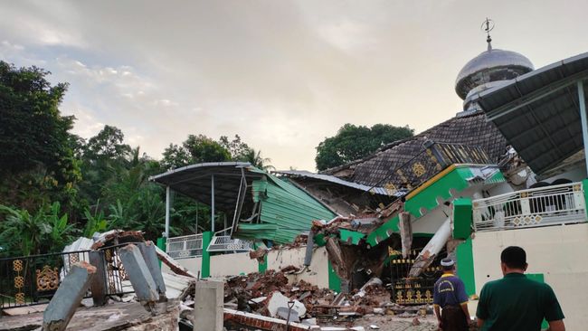 Pemkab Gresik Imbau Warga Tempati Pengungsian Antisipasi Gempa Susulan