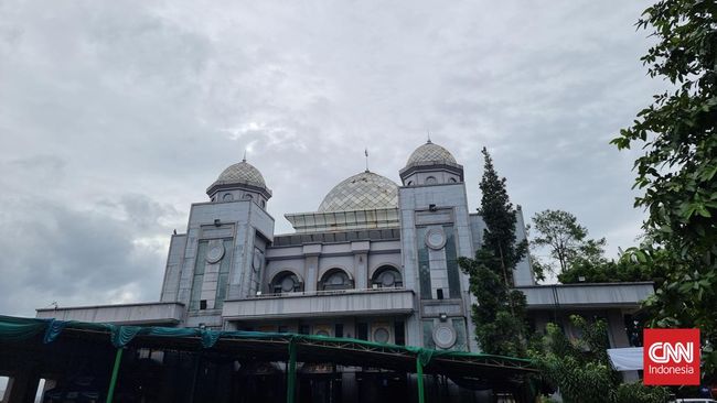 Mengkaji Kitab Tasawuf di Masjid Al Mi’raj