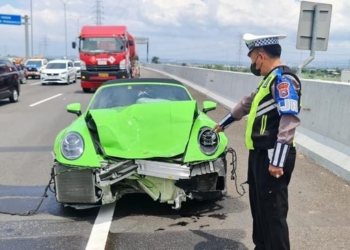 Porsche Tabrak Livina di Sidoarjo, Pengemudi Diduga Ugal-ugalan