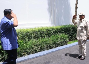 SBY Beri Lukisan ‘Standing Firm Like Rocks’ ke Prabowo