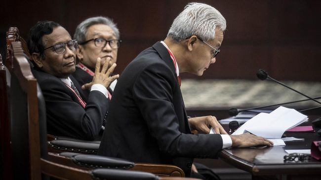 Kubu Ganjar Beber Dalil Hukum Nepotisme Jokowi Bisa Diselesaikan MK