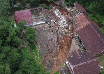 Tanggap Darurat Tanah Bergerak di Cigombong Bandung Barat