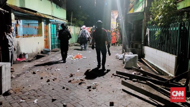 Kantor DPRD-KPU Jayawijaya Diserang Ratusan Simpatisan Caleg