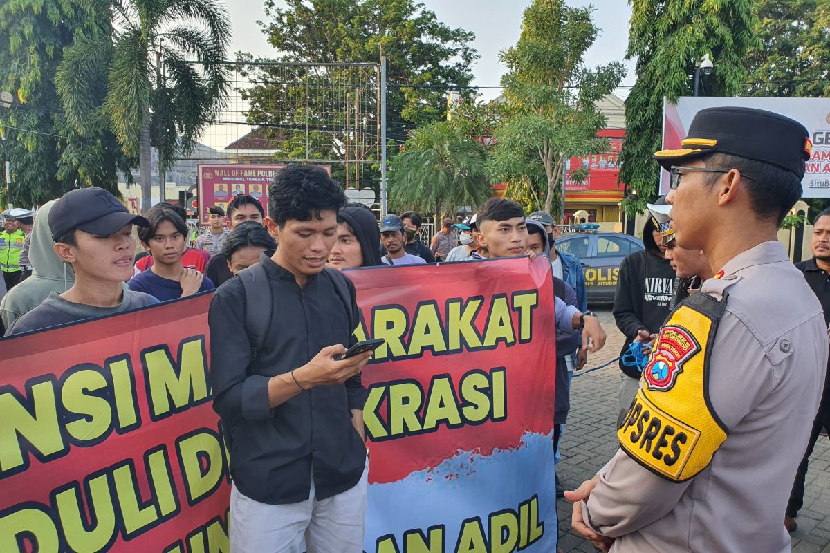 Polres Situbondo persilakan buktikan isu polisi cawe-cawe Si-Rekap