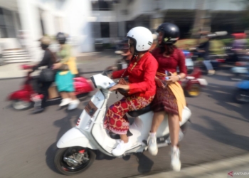 Peringatan Hari Kartini pecinta skuter