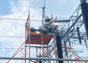 PLN UIT JBM pantau sistem transmisi selama masa siaga Idul Fitri