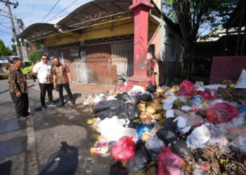 Pj Wali Kota Mojokerto tangani bau sampah di TPS Benteng Pancasila