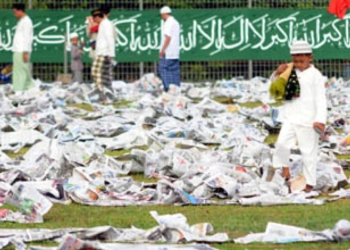 Warga diimbau tidak gunakan koran untuk alas shalat Id