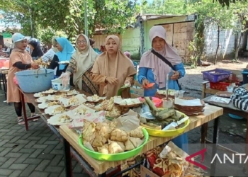 Warga Kediri antusias ikut Lebaran Ketupat