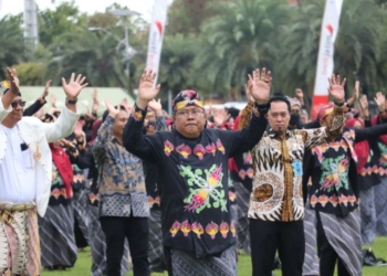 Peringati HUT ke-118, Pemkot Blitar dan Masyarakat serentak ikut Flashmob “Blitar Kawentar”