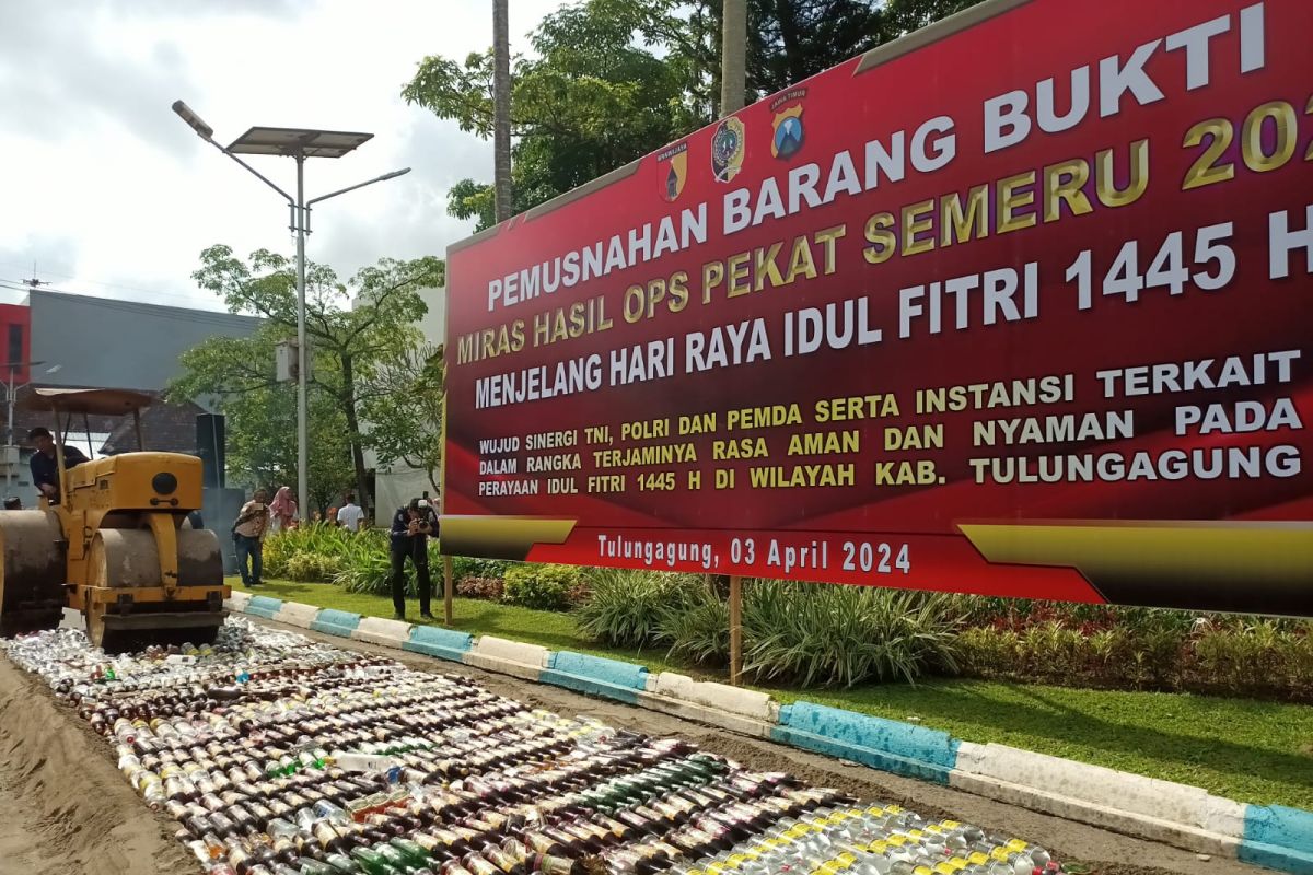 Polres Tulungagung musnahkan ribuan miras jelang Lebaran