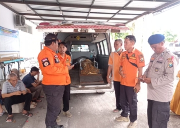 Tiga wisatawan asal Gresik terseret ombak Pantai Paseban Jember
