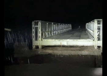 Jembatan Kloposawit Lumajang terputus akibat banjir lahar Semeru