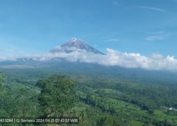 Semeru tiga kali erupsi dengan letusan hingga 600 meter