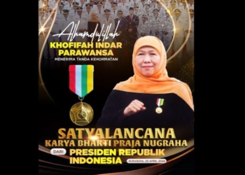 Satu-Satunya gubernur yang terima Satyalancana Karya Bhakti Praja Nugraha Presiden RI, Khofifah: Hasil Kerja Keras Semua Pihak. Saya Persembahkan Untuk Warga Jatim