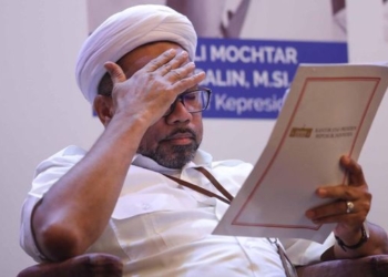 Ngabalin Cibir Gugatan Anies dan Ganjar di MK soal Bansos: Malu-maluin