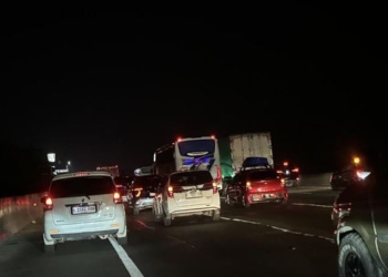 Tol Japek Arah Cipali Mulai Dipadati Pemudik Jumat Malam Ini