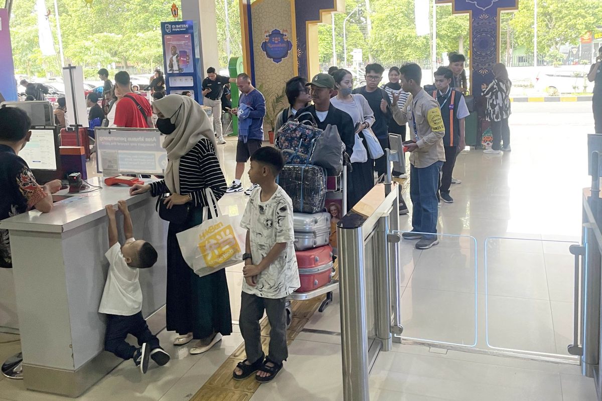 KAI Daop 8 catat puncak arus mudik di Stasiun Malang pada 6 April