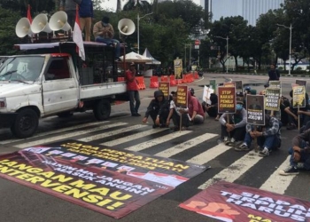 Dua Kelompok Pedemo di Patung Kuda Jakpus Ricuh