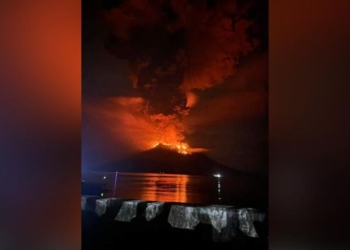 Status Gunung Ruang Naik Jadi Awas Gegara Erupsi, Berpotensi Tsunami