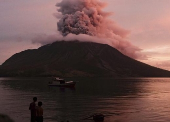 Penampakan Gunung Ruang Usai Kembali Erupsi