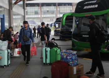 2 Ribuan Pemudik Tinggalkan Jakarta Melalui Terminal Pulo Gebang