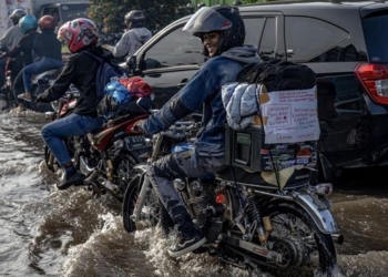 Banjir Rendam Jalur Utama Mudik di Pantura Semarang