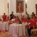 Jokowi hingga Panglima Kompak Pakai Jersey Timnas Nobar U-23 di Istana