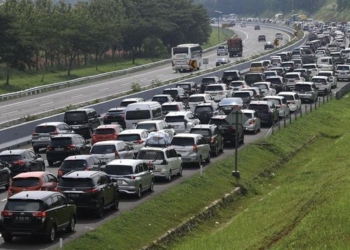 Arus Balik di Tol Japek 2, Kendaraan Tak Bergerak Sepanjang 5 KM