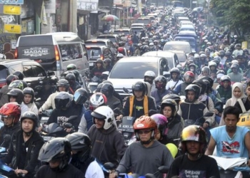 FOTO: Horor Macet Jalur Wisata Puncak Bogor Kala Libur Lebaran