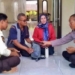 Polisi Lampung Kembalikan Rp100 Juta Milik Pemudik yang Tertinggal