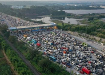 Bus Pemudik Mulai Dominasi Tol Jakarta-Cikampek H-5 Lebaran