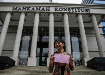 Ayu Utami dan Seratusan Seniman Kirim Amicus Curiae ke MK