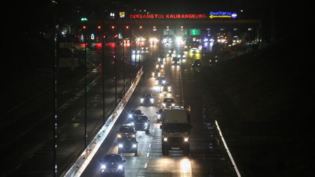 Tol Semarang Macet, One Way Diterapkan dari KM 428 Sampai Exit Bawen