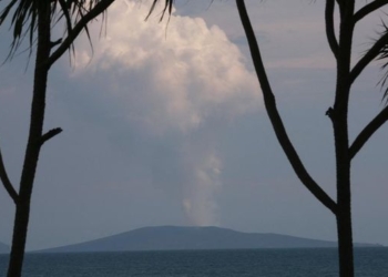Status Gunung Anak Krakatau Turun ke Level Waspada